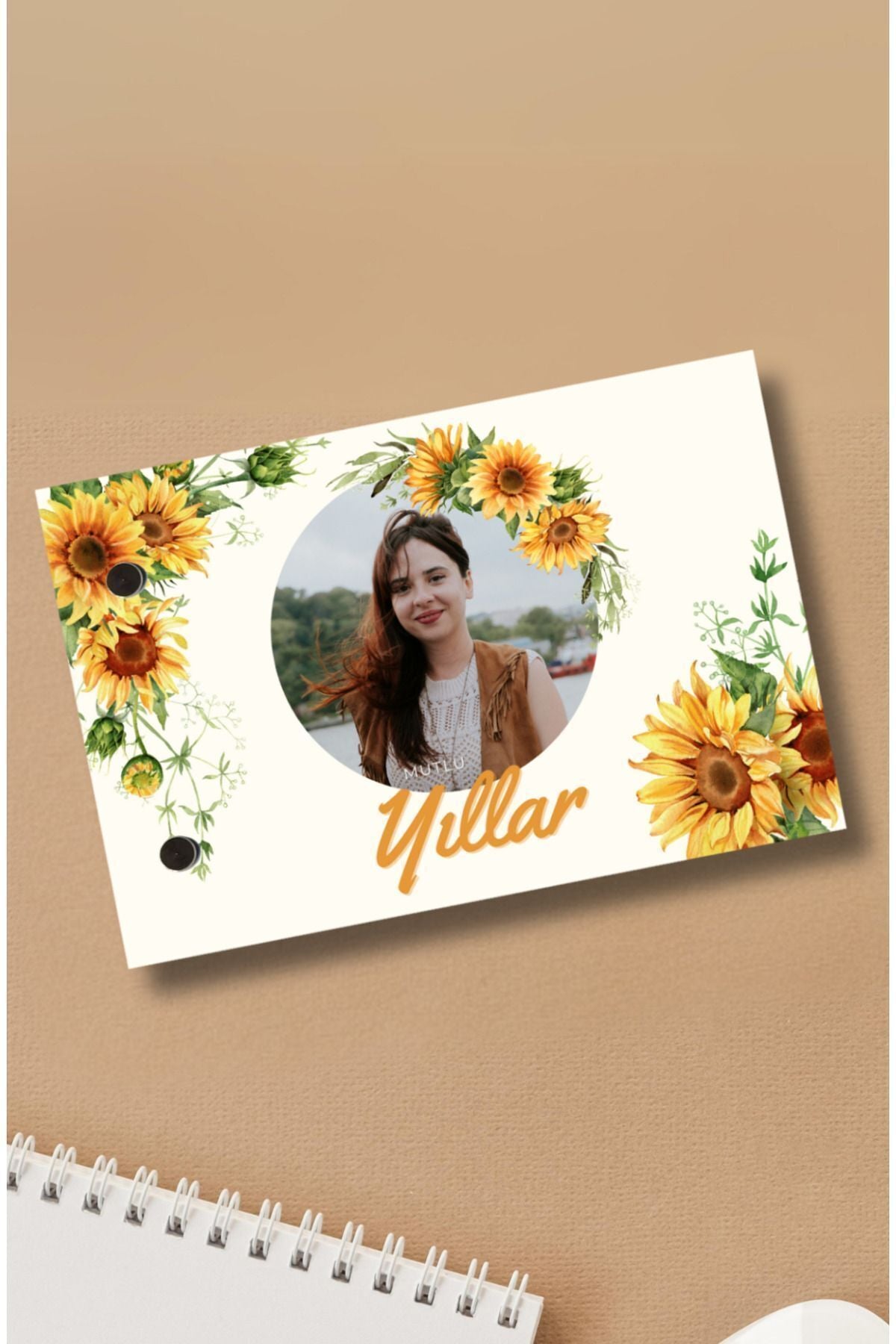 Çiçekli mutlu yıllar kişiye özel flipbook albüm tasarımı